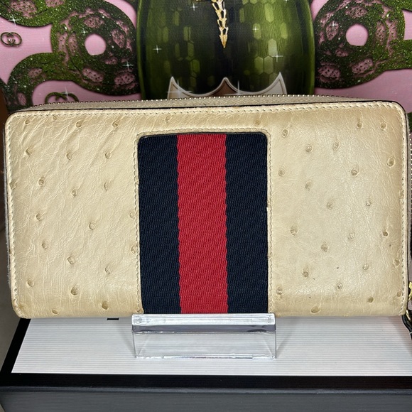 GUCCI | *RARE* Ostrich Buckle Embellished Long Zip Around Wallet in Ivory - Picture 3 of 8